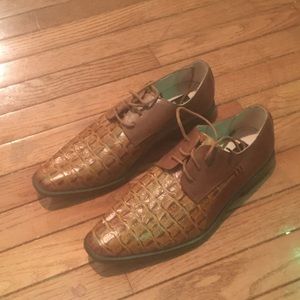 Selling brown oxford